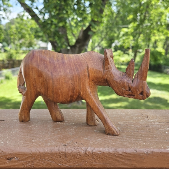 Handcarved Wood Rhino 8" x 4.5" - Picture 4 of 7